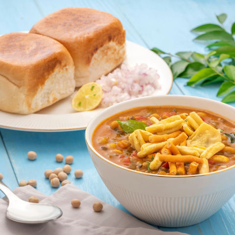 Kolhapuri Misal Pav