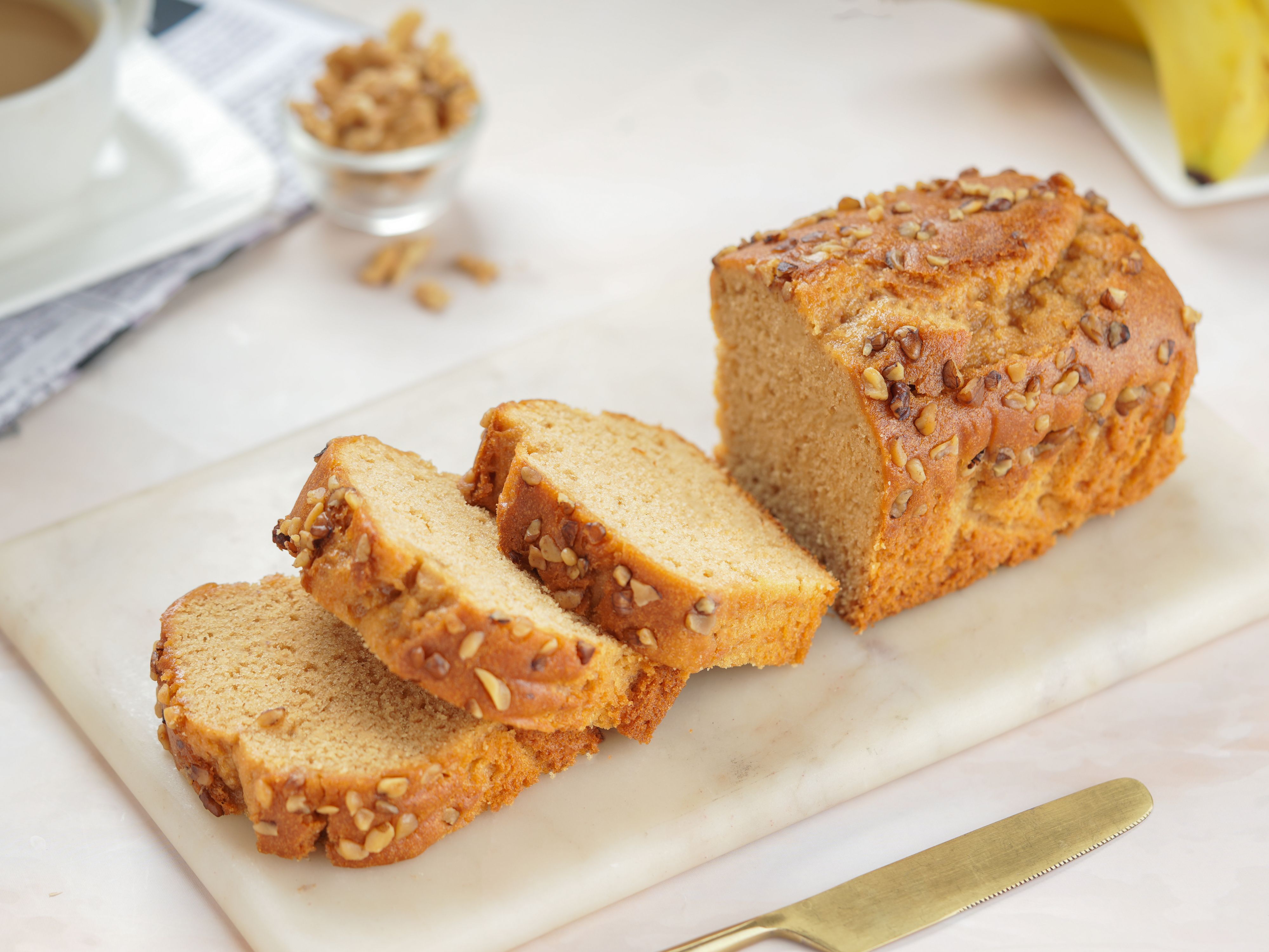 Banana walnut tea cake