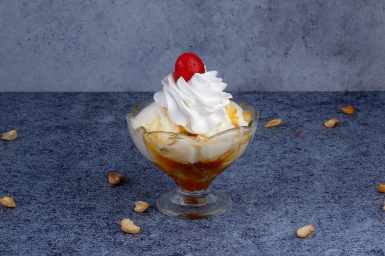 Caramel vanilla sundae large