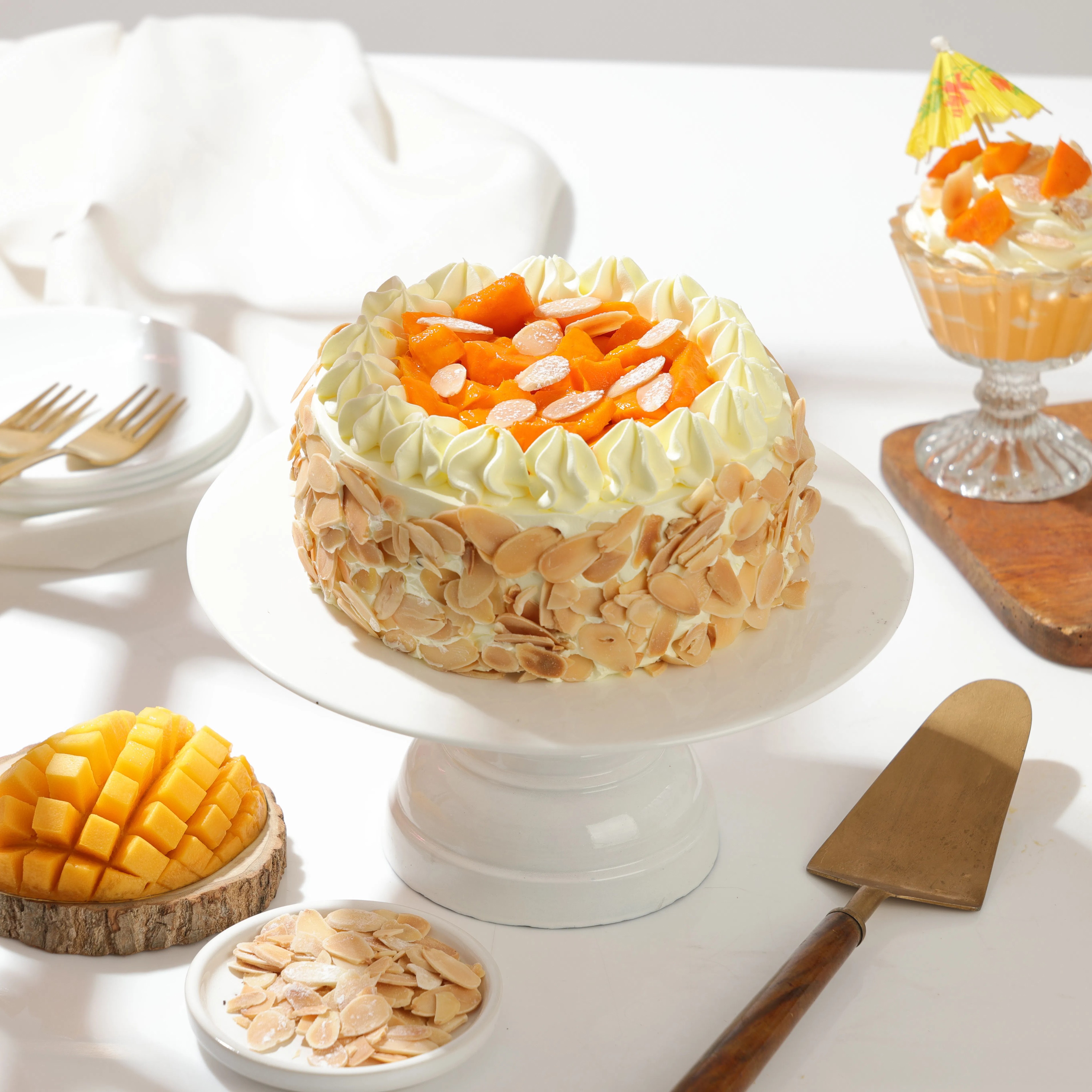 Mango Almond Delight Cake (400 Gm)