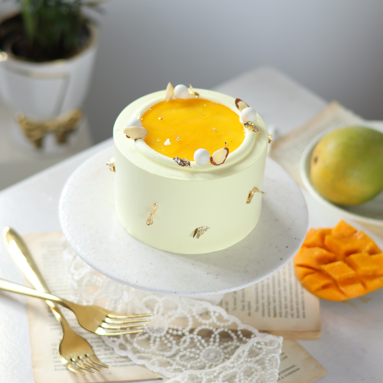 Mango Bliss Bento Cake(300 Gm)