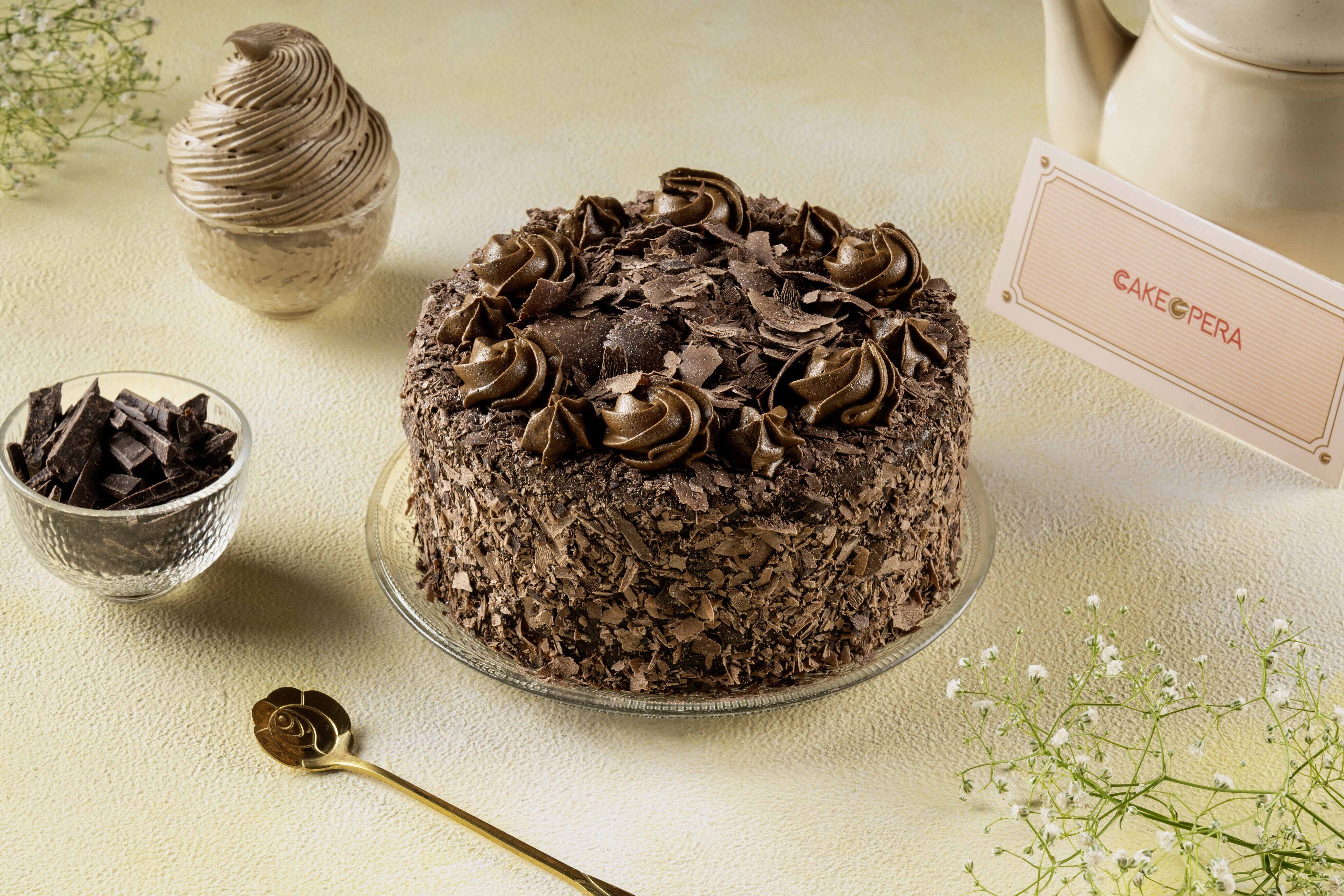 Lavish Choco Cream Cake (1 Kg)