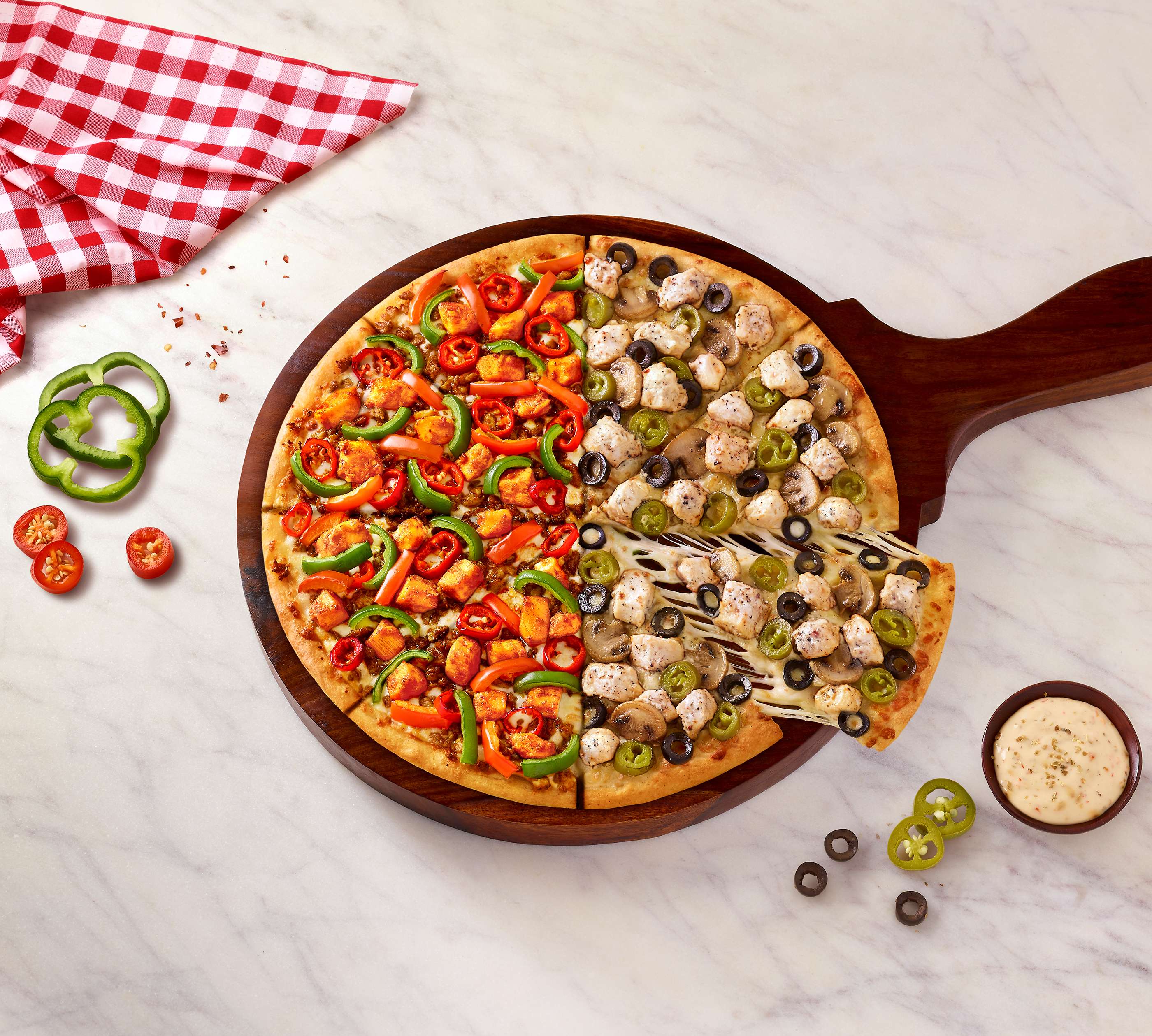 Chicken Tikka & Keema | Cheesy Chicken Fiesta Pizza